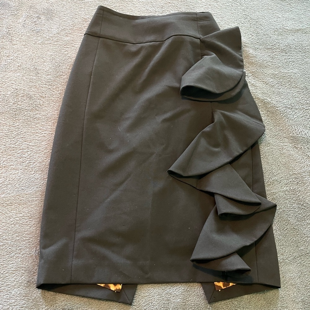 Pencil skirt with one side ruffle new